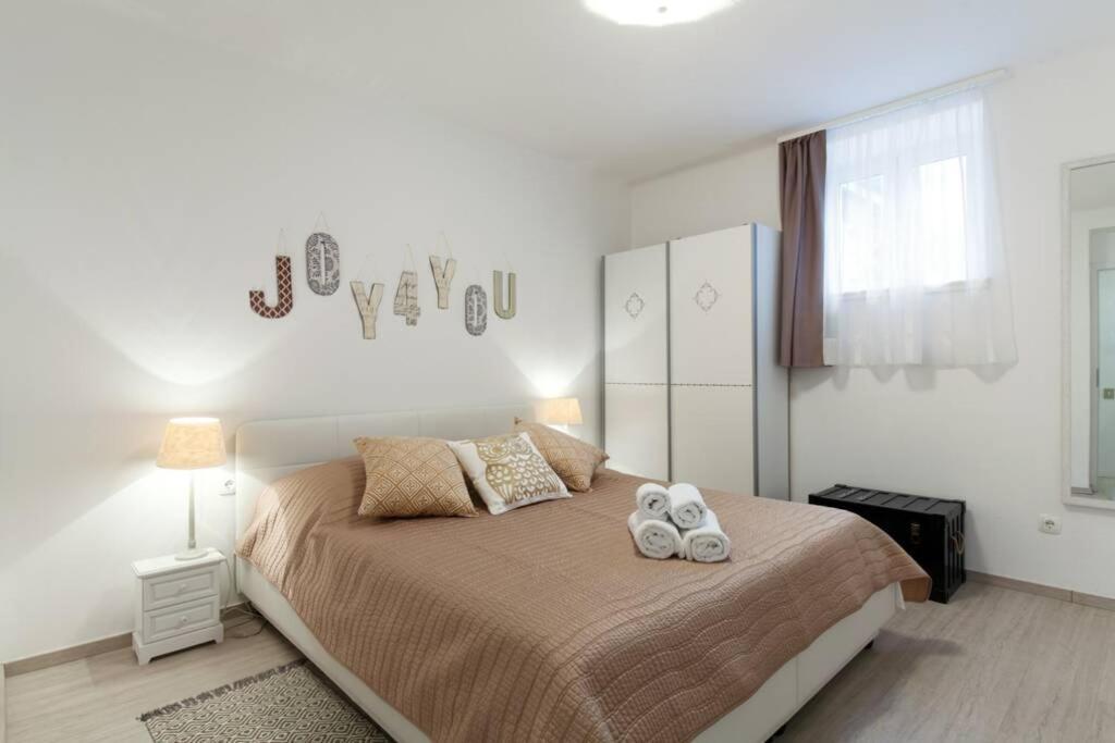 Joy4You Apt Near Beach And Center Split Eksteriør billede
